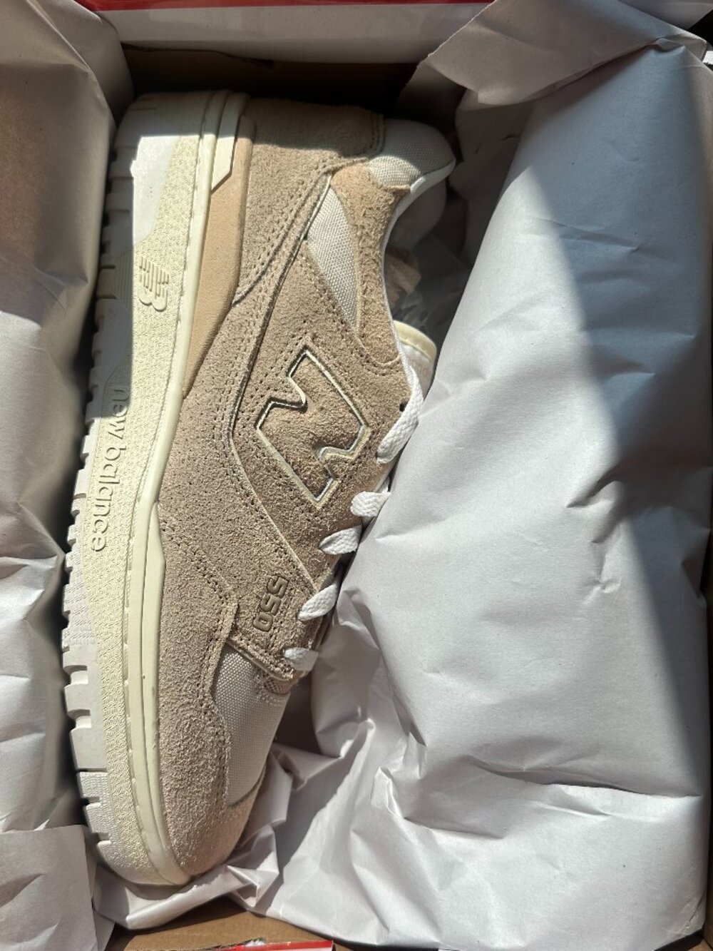 BRAND NEW ***- Women's 10.5 -OR- Men's 9 - New Balance 550